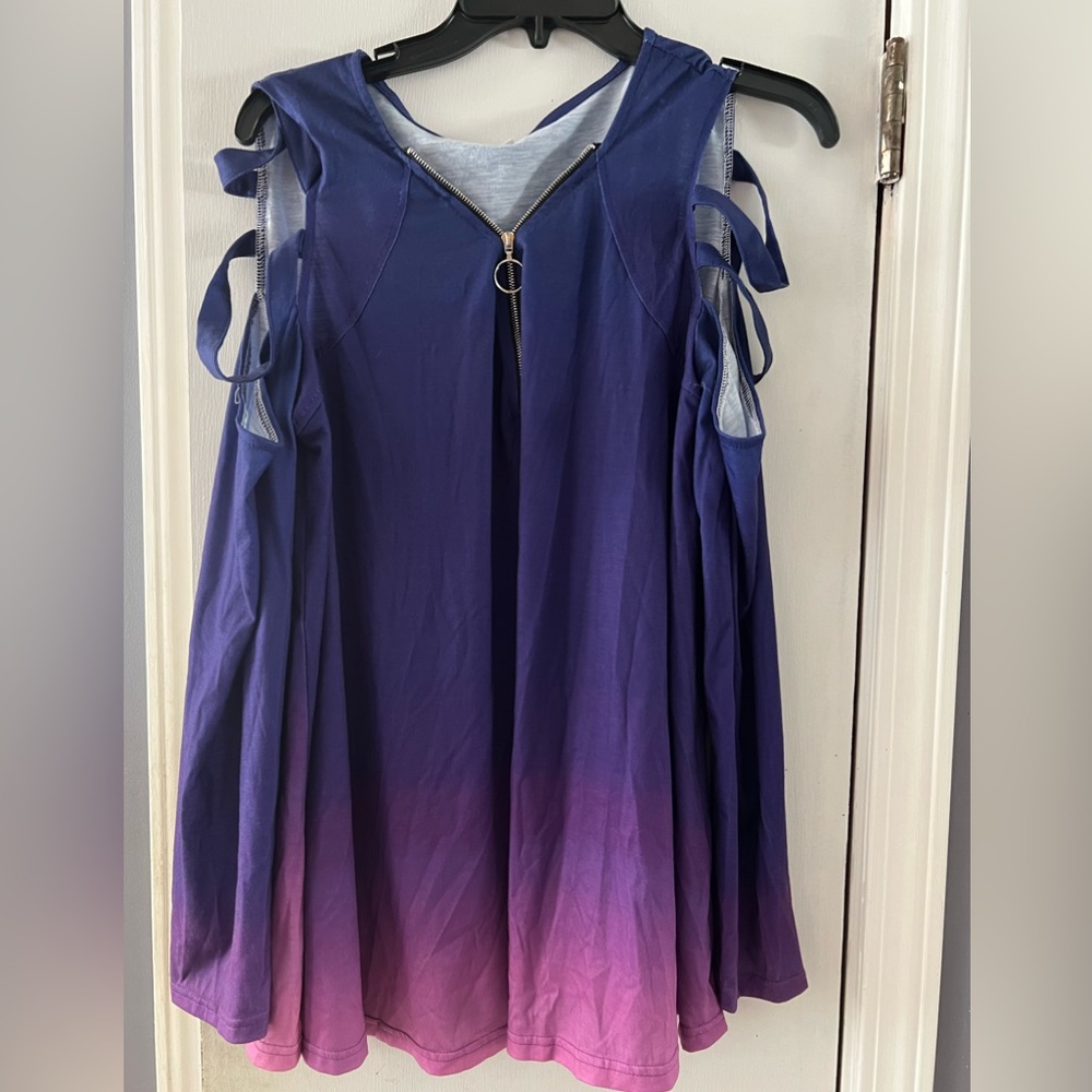 Open shoulder top